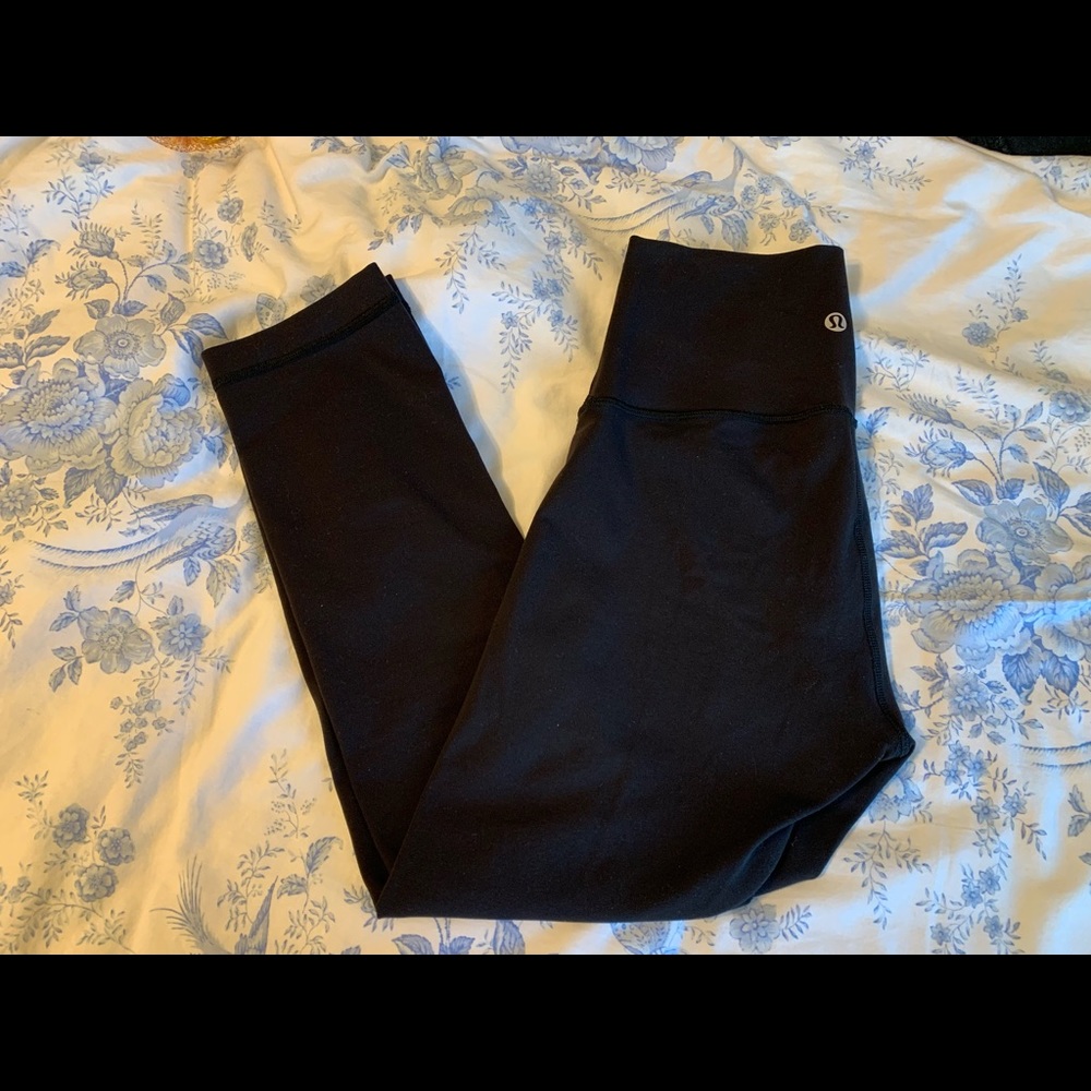 SOLD Lululemon Wunder Under Crops